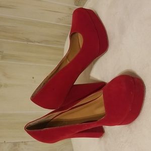 size 8, red platform